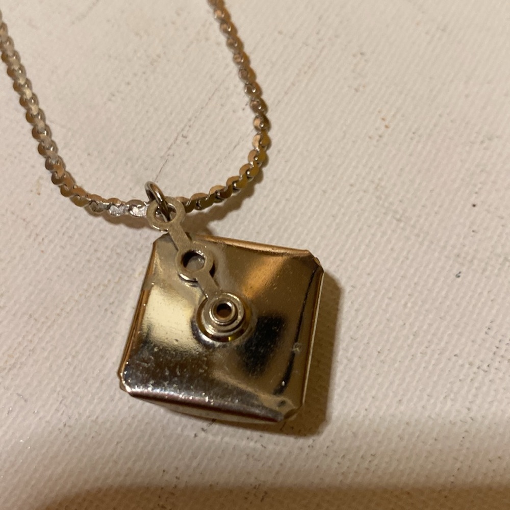 Rare signed Japan necklace with fishing lore pendant on silver tone chain - Picture 4 of 7